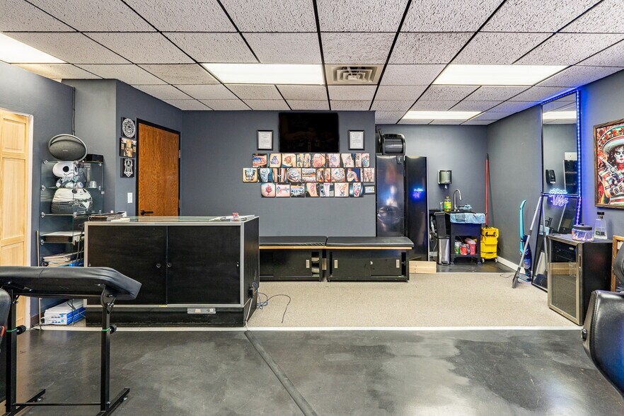 More Photos Of 102 W 5th St, Canton General Retail For Sale