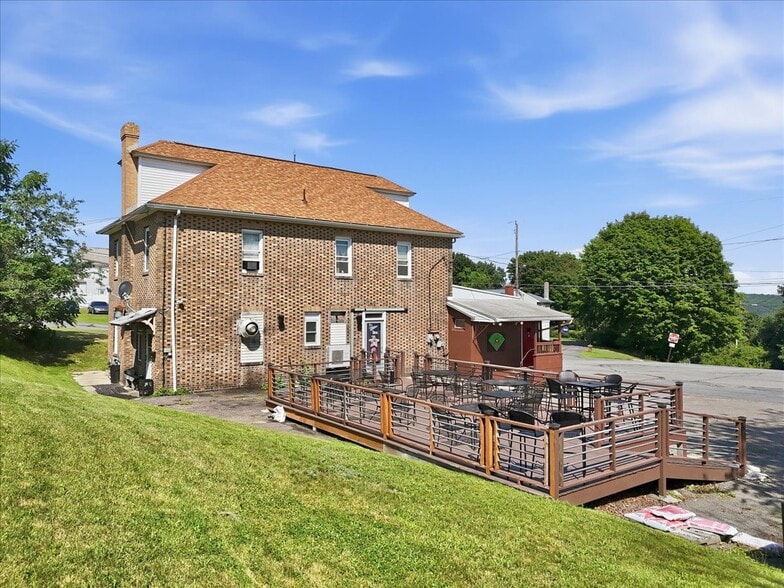 More Photos Of 10 E Lehigh St, Summit Hill Restaurant For Sale