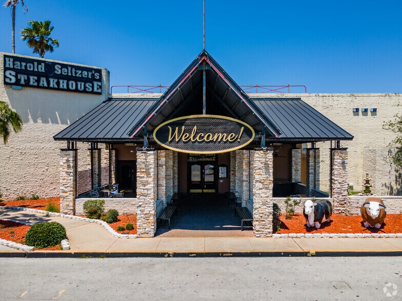 More Photos Of 9409 Us Highway 19, Port Richey Unknown For Lease