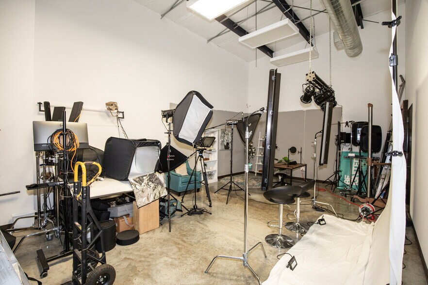 More Photos Of 1145 Butler Rd, League City Office For Sale