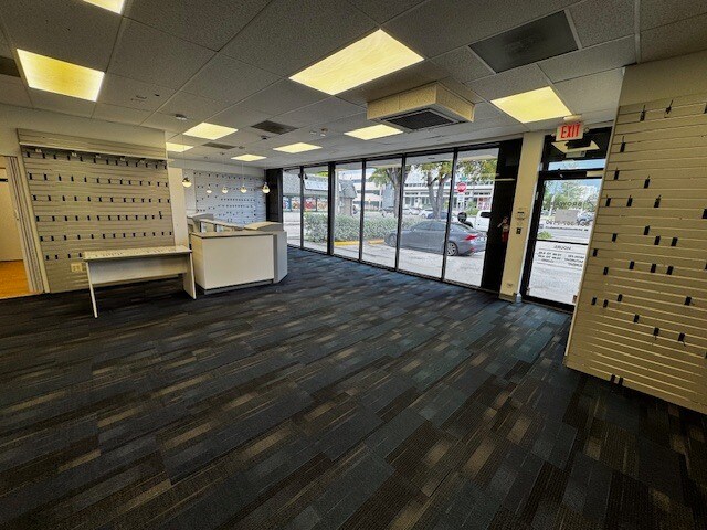 More Photos Of 29 N Federal Hwy, Hallandale Beach Freestanding For Lease