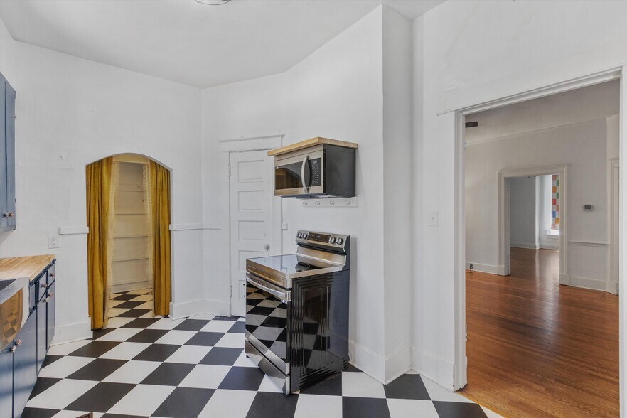 More Photos Of 2282 Central Ave, Memphis Loft Creative Space For Sale