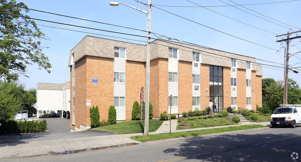 More Photos Of 575 Ellsworth St, Bridgeport Apartments For Sale