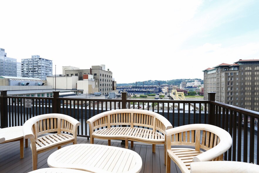 More Photos Of 526 Penn Ave, Pittsburgh Apartments For Lease