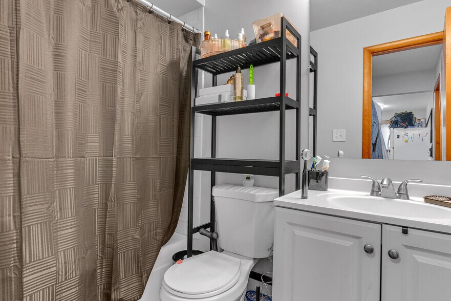 More Photos Of 6860 Delaware St, Merrillville Multifamily For Sale