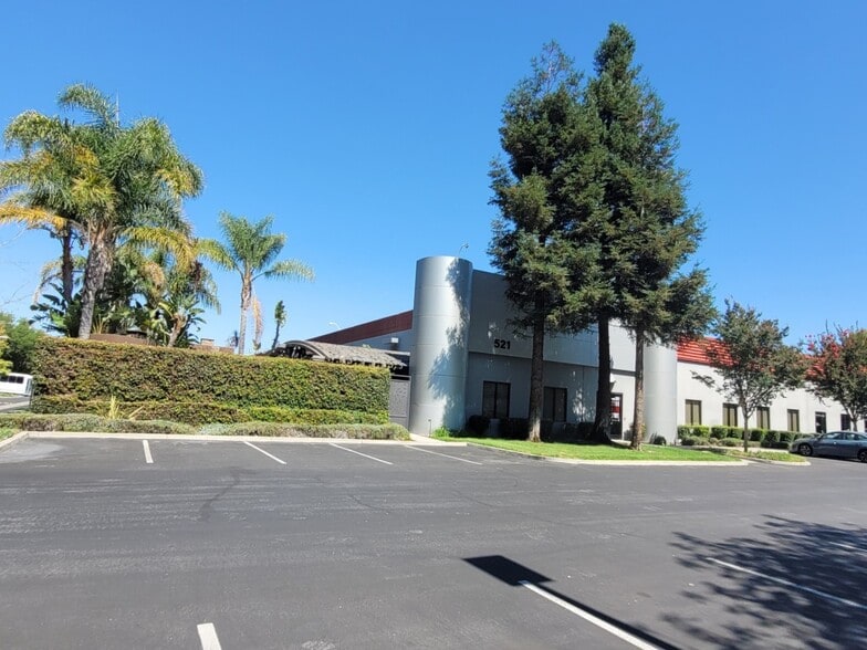 More Photos Of 521 Charcot Ave, San Jose Showroom For Sale