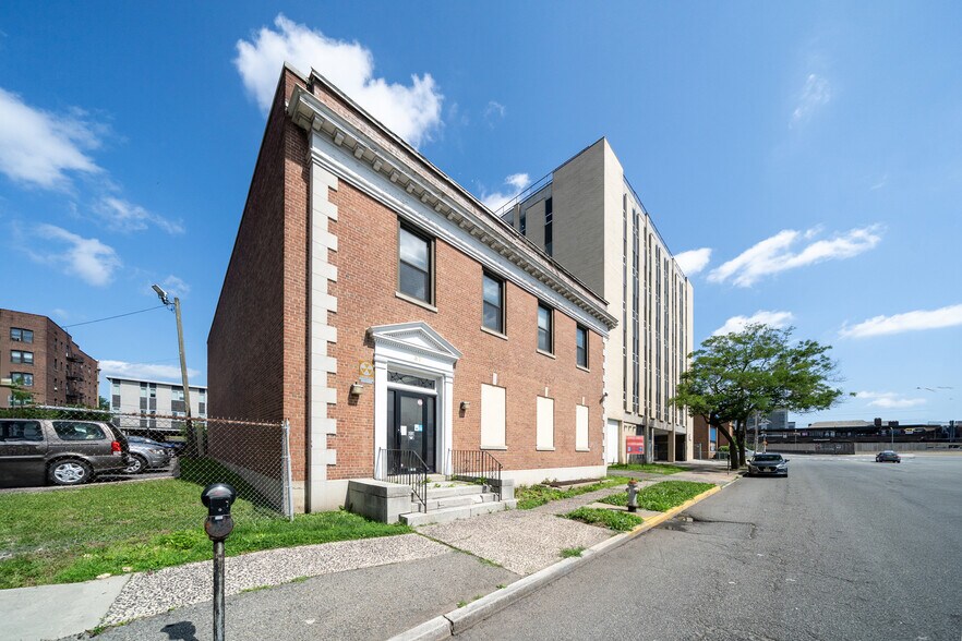 More Photos Of 37 Evergreen Pl, East Orange Specialty For Sale
