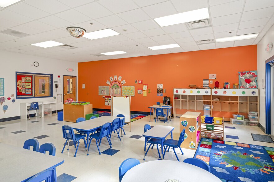 More Photos Of 42885 Orchard Oriole Dr, Ashburn Daycare Center For Sale