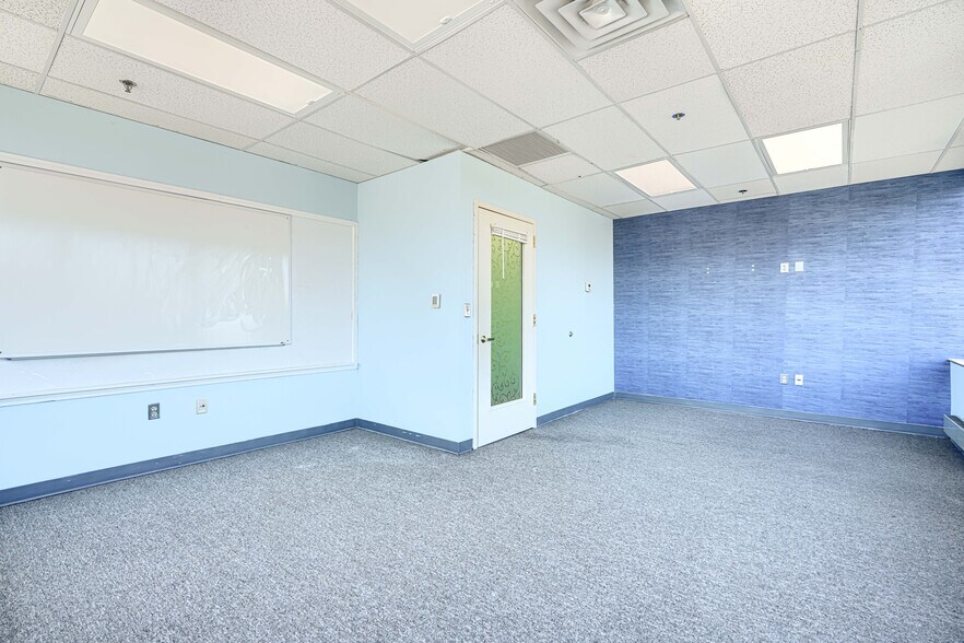 More Photos Of 8815 Centre Park Dr, Columbia Medical For Lease