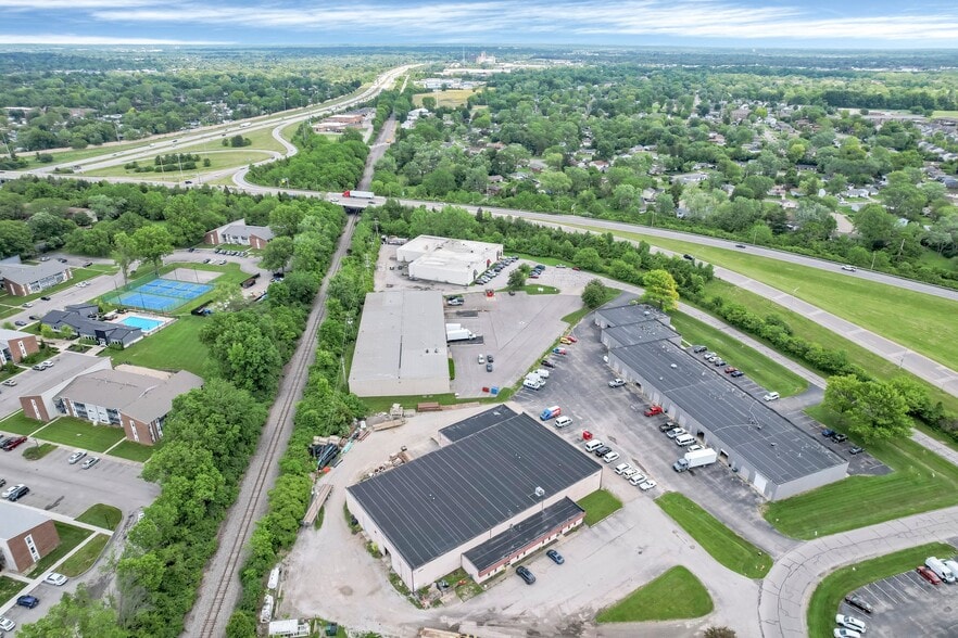 More Photos Of 2135 S James Rd, Columbus Warehouse For Lease