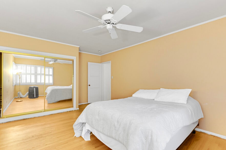 More Photos Of 11737 Bellagio Rd, Los Angeles Multifamily For Sale