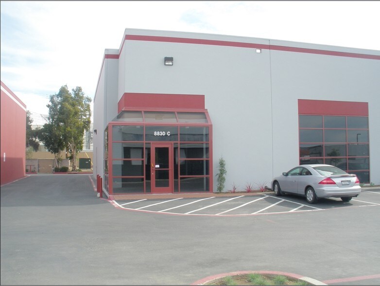 More Photos Of 8830 Miramar Rd, San Diego Showroom For Lease