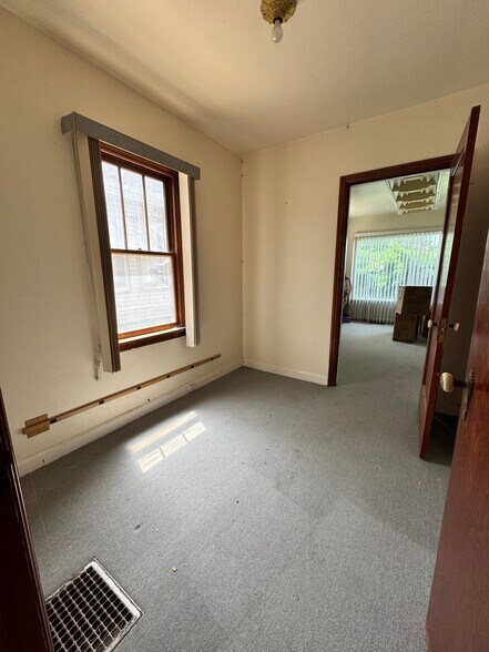 More Photos Of 120 9th Ave N, Buhl Multifamily For Sale