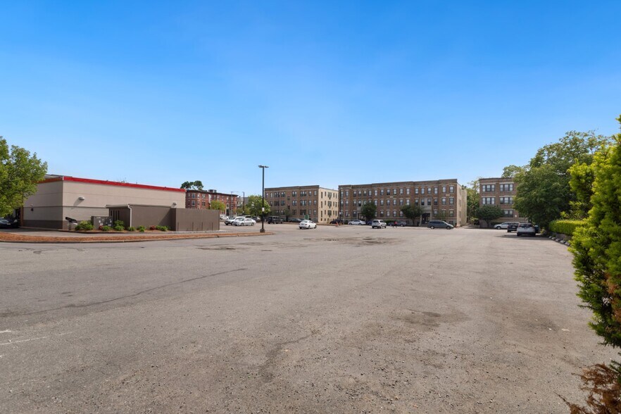 More Photos Of 98 Washington St, Boston Freestanding For Sale