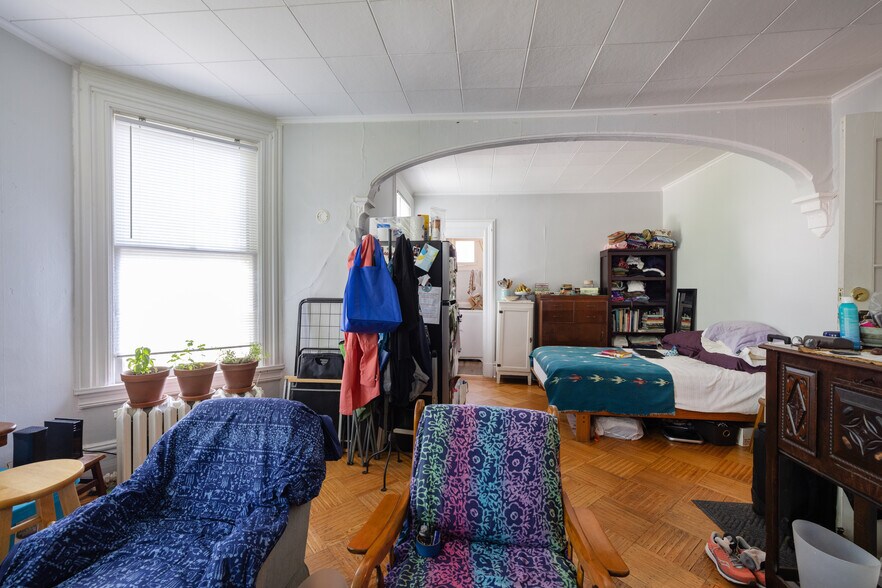 More Photos Of 58 Saint James St, Kingston Apartments For Sale