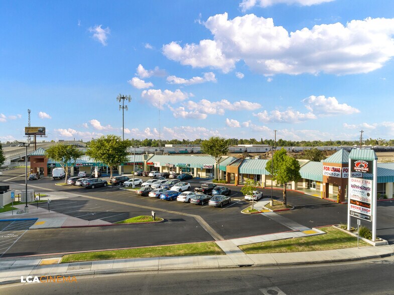 More Photos Of 1220 Oak St, Bakersfield Freestanding For Sale