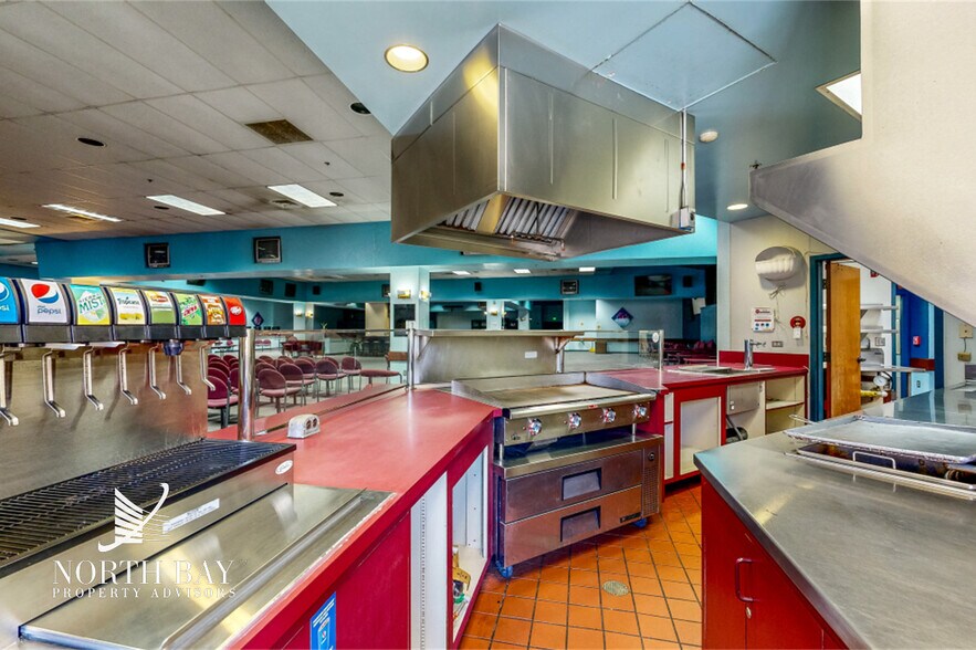 More Photos Of 991 Gordon Ln, Santa Rosa Casino For Lease