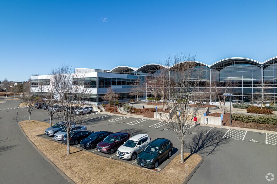 More Photos Of 108 Leigus Rd, Wallingford Office For Lease