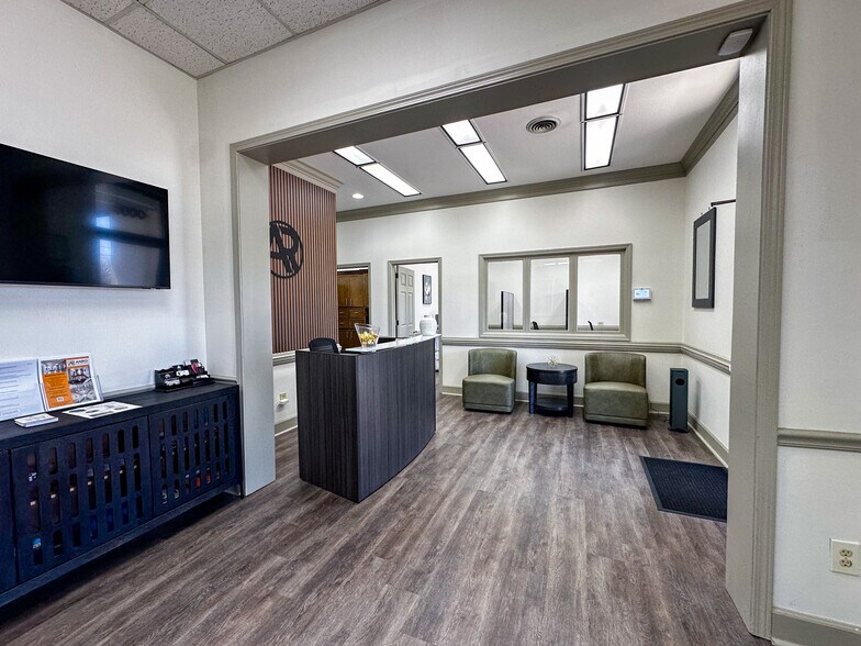 More Photos Of 3000-3002 Bob Wallace Ave SW, Huntsville Light Distribution For Sale