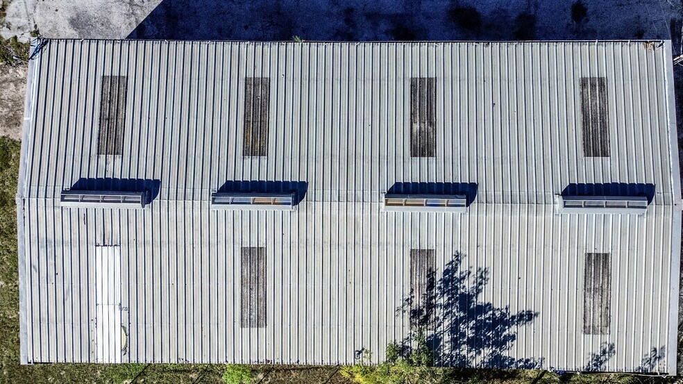 More Photos Of 180 Dr J A Wiltshire Ave E, Lake Wales Warehouse For Sale