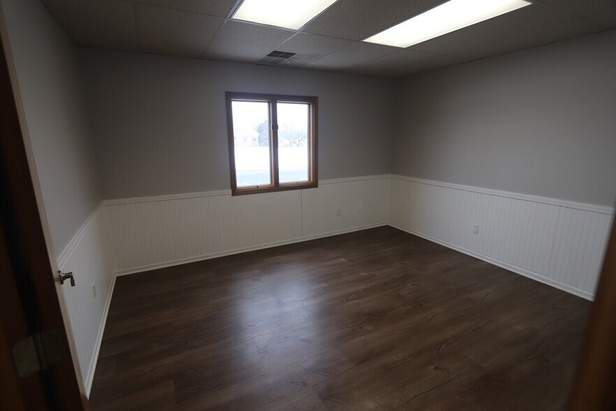More Photos Of 3471 E Grand River Ave, Howell Office For Lease