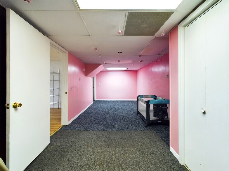 More Photos Of 309 S Ohio Ave, Sedalia Storefront Retail Office For Sale