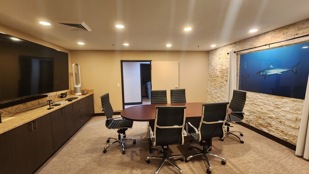 More Photos Of 4309 SW Oakridge Rd, Lake Oswego Medical For Sale