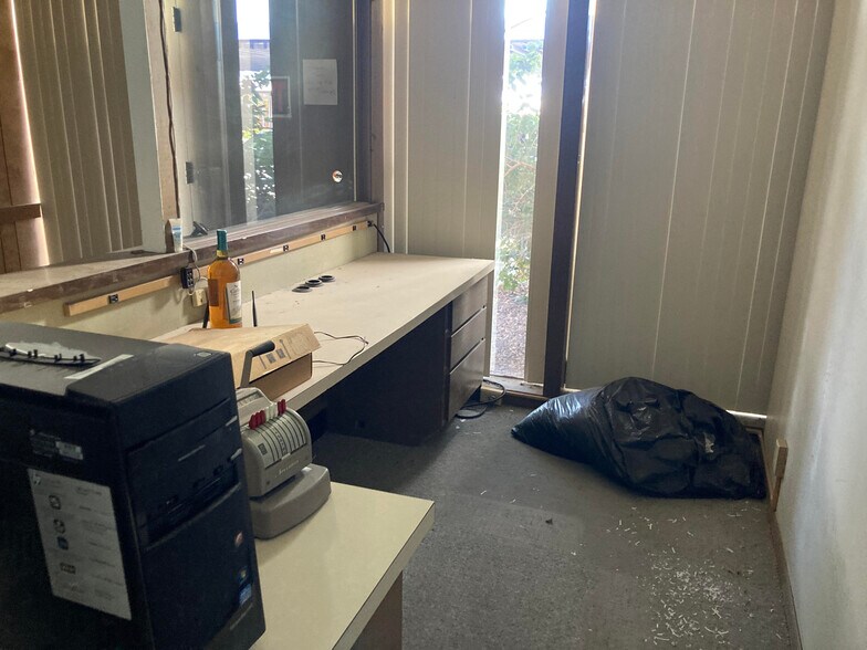 More Photos Of 8230 E Broadway Blvd, Tucson Medical For Sale