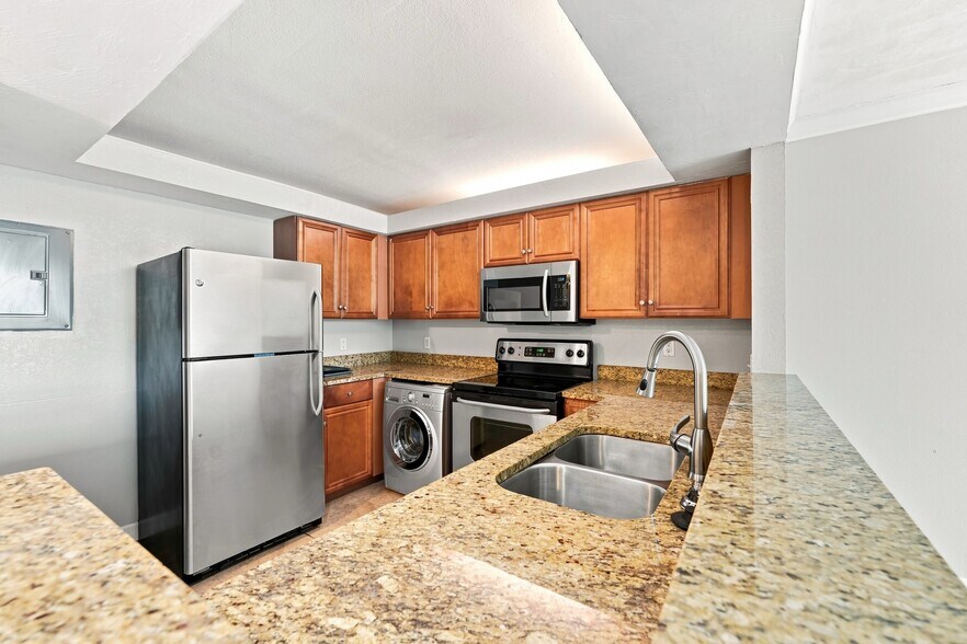 More Photos Of 2725 Coconut Bay Ln, Sarasota Apartments For Sale
