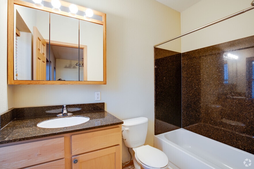 More Photos Of 137 E 17th St, Minneapolis Apartments For Sale