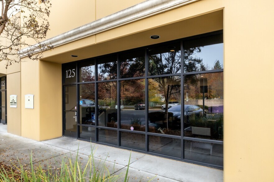 More Photos Of 105-175 Foss Creek Cir, Healdsburg Medical For Lease
