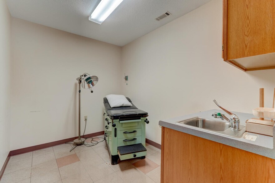 More Photos Of 601 W Harrison St, Reidsville Medical For Sale