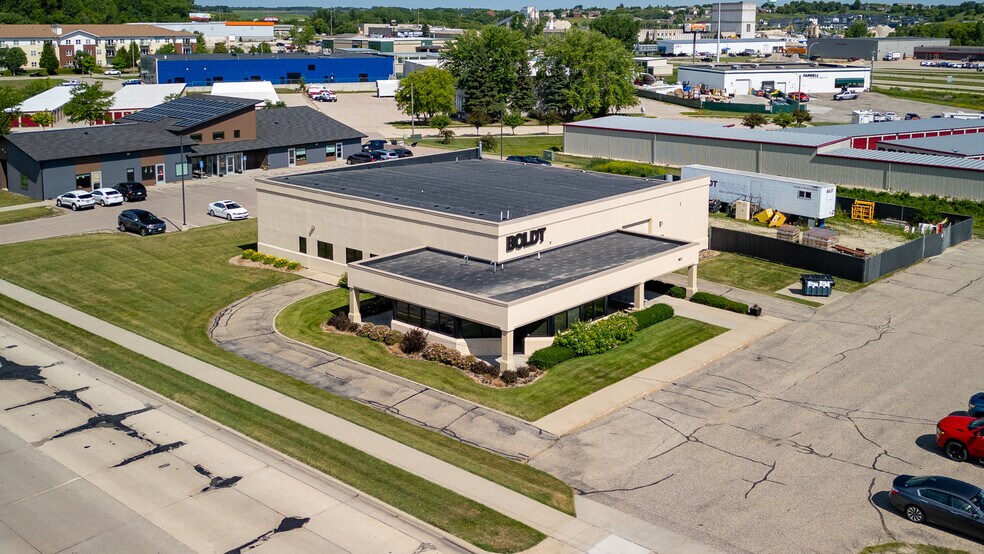 More Photos Of 3621 9th St NW, Rochester Warehouse For Lease