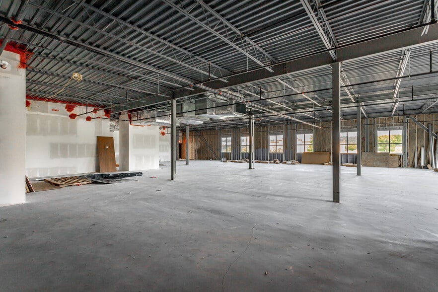 More Photos Of 4312 Holiday Inn Express Way NW, Cleveland Medical For Lease