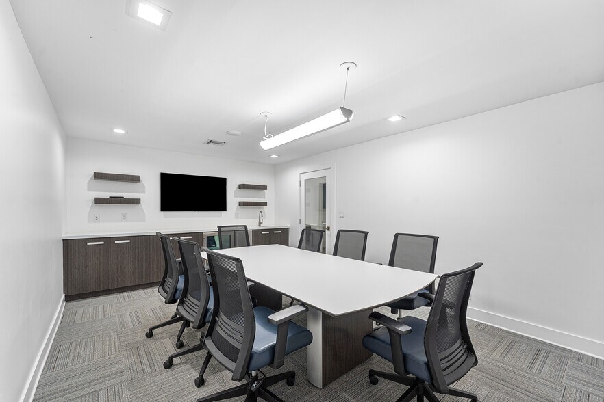 More Photos Of 320 Davie Blvd, Fort Lauderdale Office For Sale