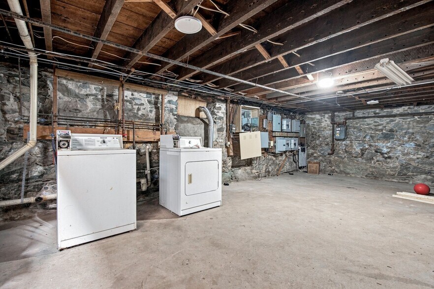 More Photos Of 32 Northeast St, Woonsocket Apartments For Sale
