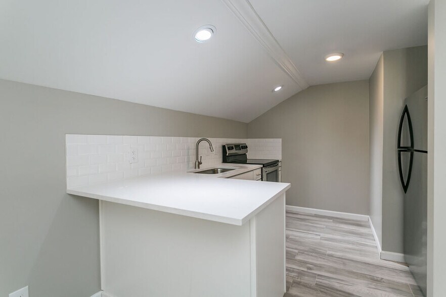 More Photos Of 4527 South St, Jamesville General Retail For Sale