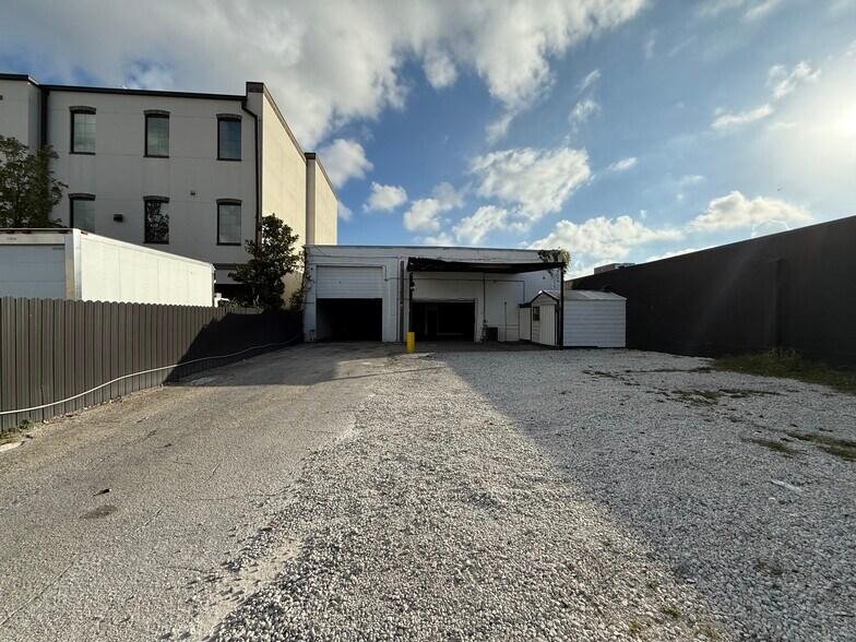 More Photos Of 1717 W Kennedy Blvd, Tampa Warehouse For Sale