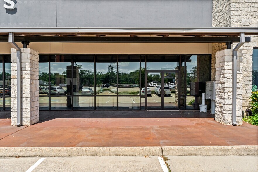 More Photos Of 26333 I-45, The Woodlands Storefront Retail Office For Sale