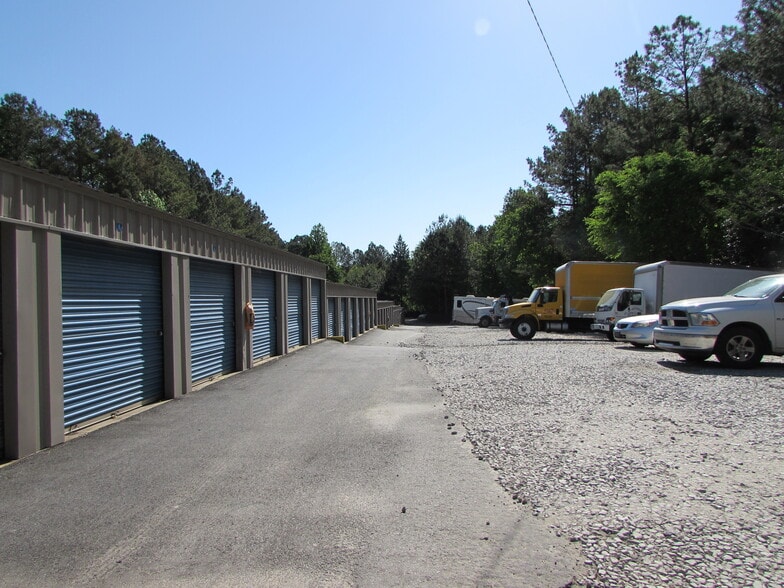 More Photos Of 127 Commerce St, Fayetteville Self Storage For Sale
