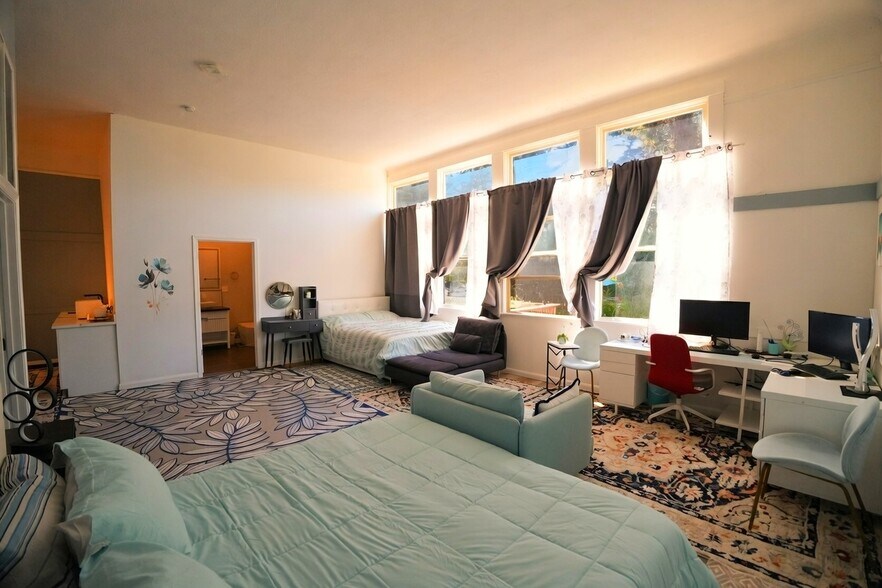 More Photos Of 496 6th St, Montara Office Residential For Sale