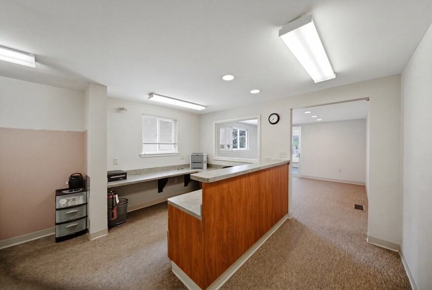 More Photos Of 2533 Sheridan Dr, Tonawanda Office For Sale