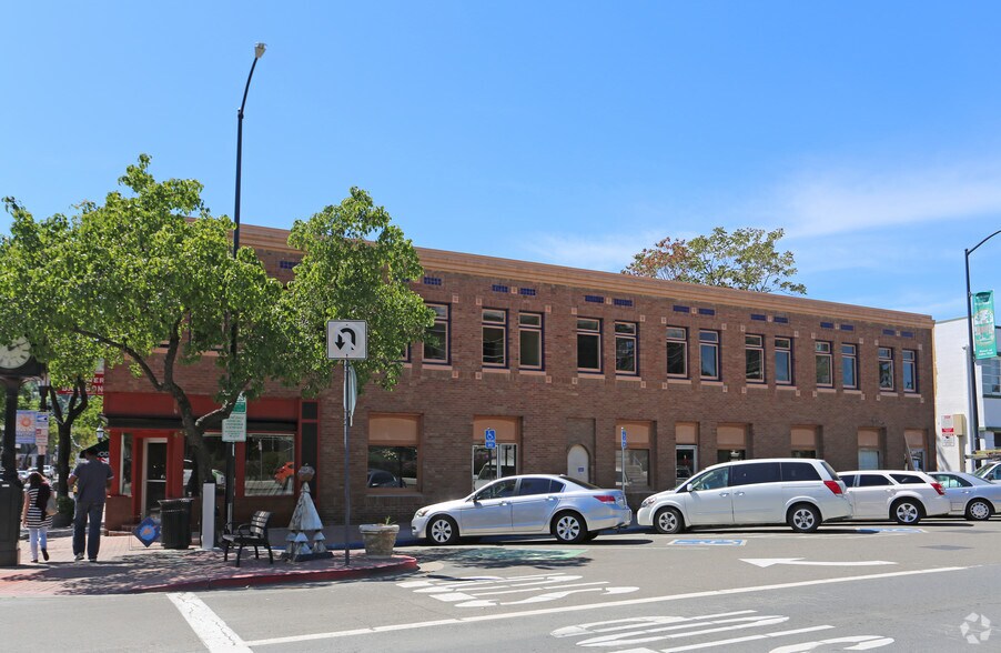 More Photos Of 630 Court St, Martinez Storefront Retail Office For Lease