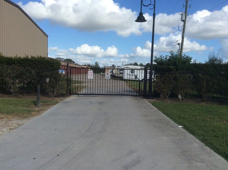 More Photos Of 3823 Fm 1128 Rd, Pearland Light Distribution For Lease