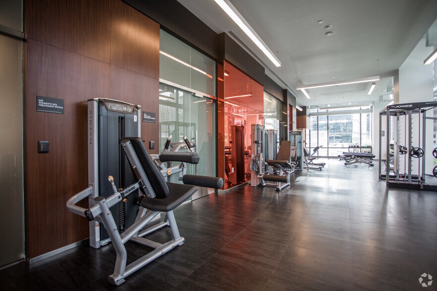 More Photos Of 1800 N Lynn St, Arlington Apartments For Lease