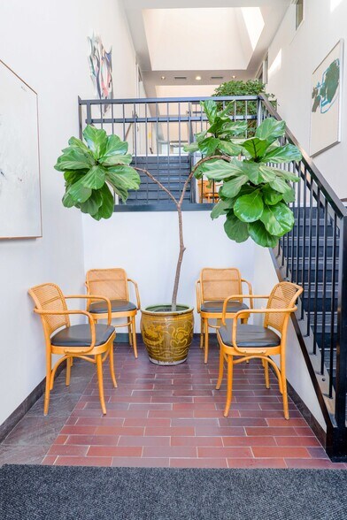 More Photos Of 1005 S 76th Ave, Omaha Medical For Lease