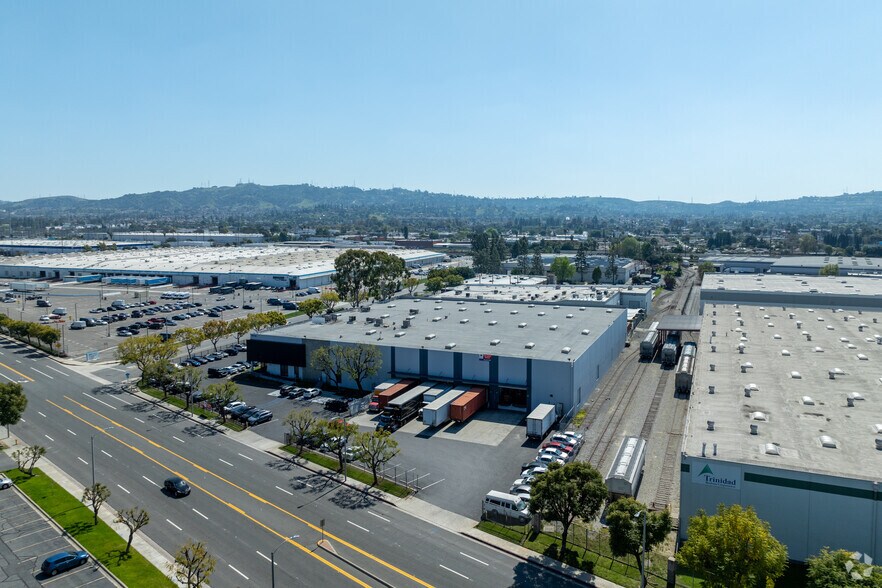 More Photos Of 15736 E Valley Blvd, City of Industry Warehouse For Lease