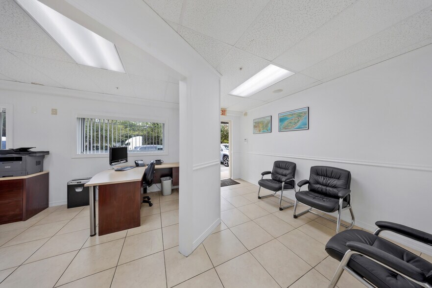 More Photos Of 10800 NW 21st St, Miami Warehouse For Sale