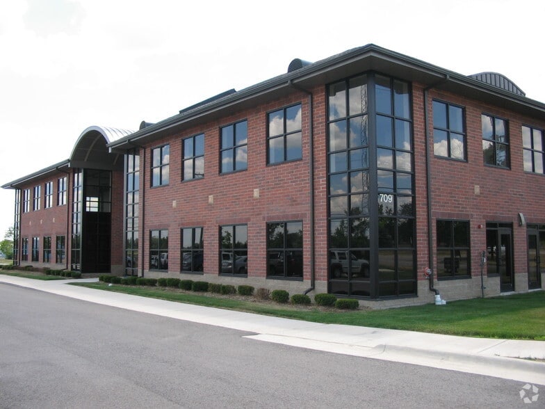 More Photos Of 709 W Ellsworth Rd, Ann Arbor Office For Lease