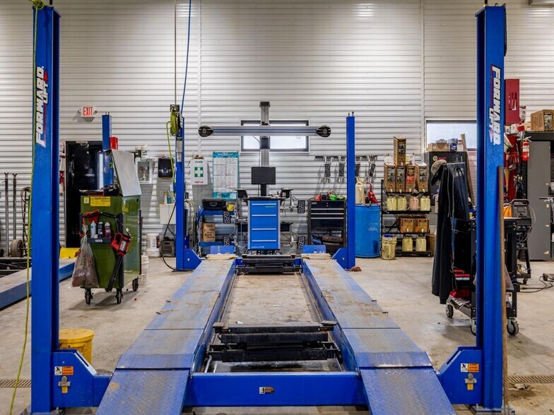 More Photos Of 528 Blackburn St, Cody Auto Repair For Sale